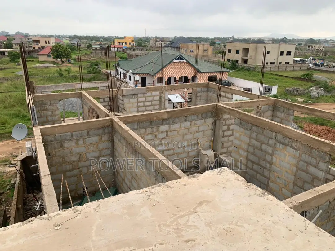 6bdrm House in Medie Parks And, Accra Metropolitan for sale