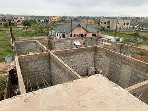 6bdrm House in Medie Parks And, Accra Metropolitan for sale