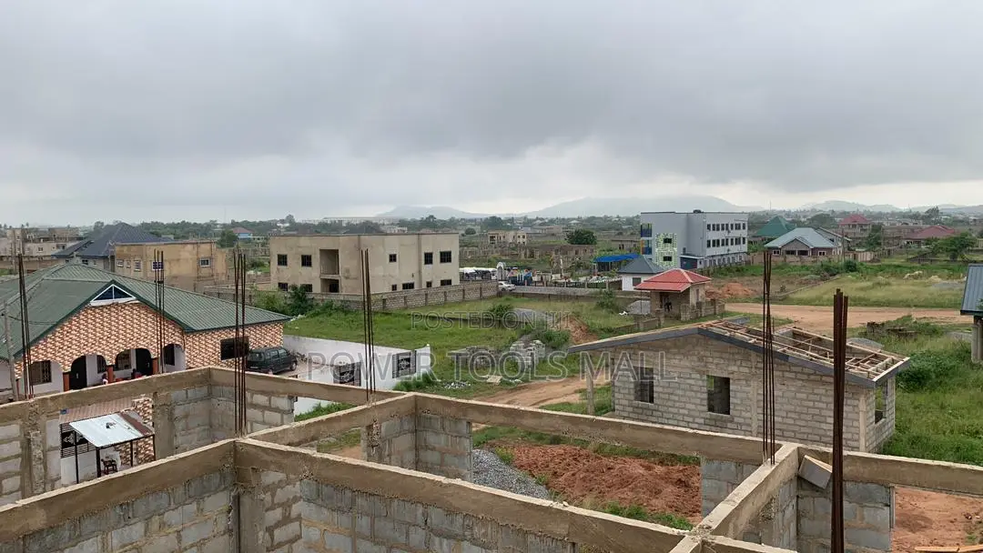 6bdrm House in Medie Parks And, Accra Metropolitan for sale