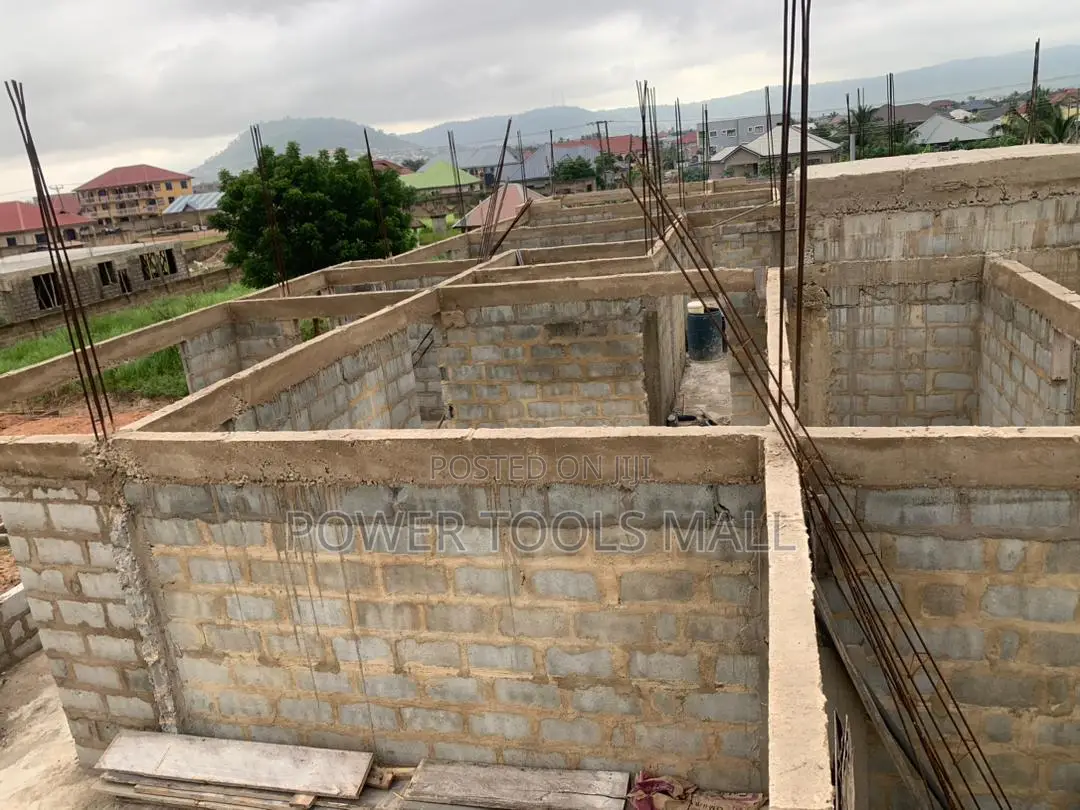 6bdrm House in Medie Parks And, Accra Metropolitan for sale