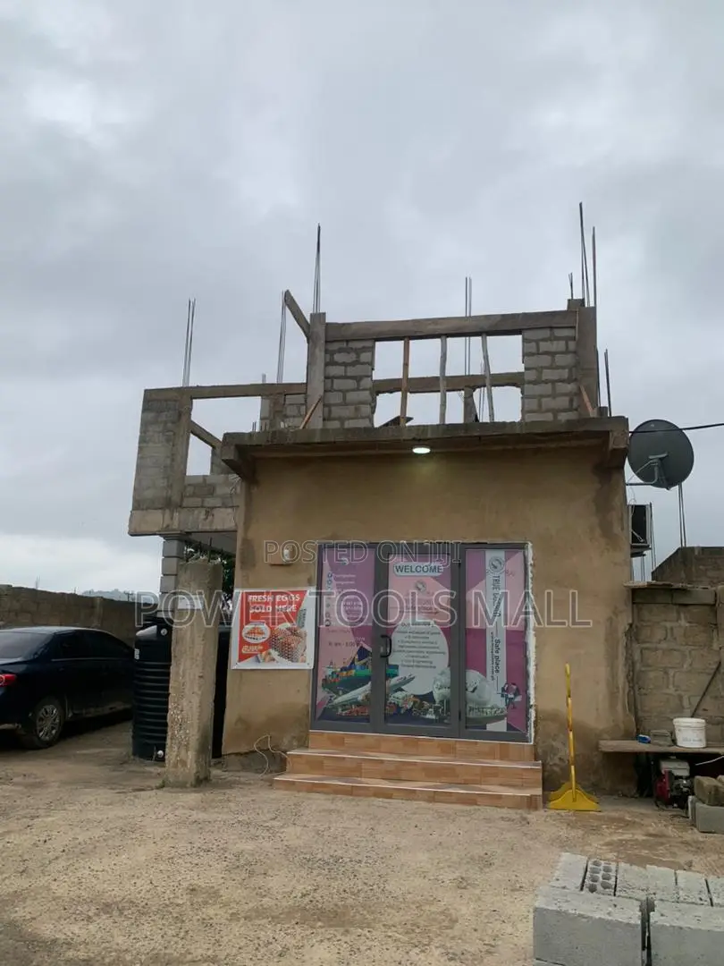 6bdrm House in Medie Parks And, Accra Metropolitan for sale