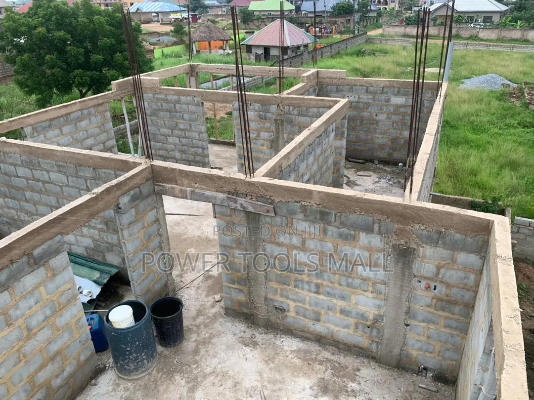 6bdrm House in Medie Parks And, Accra Metropolitan for sale