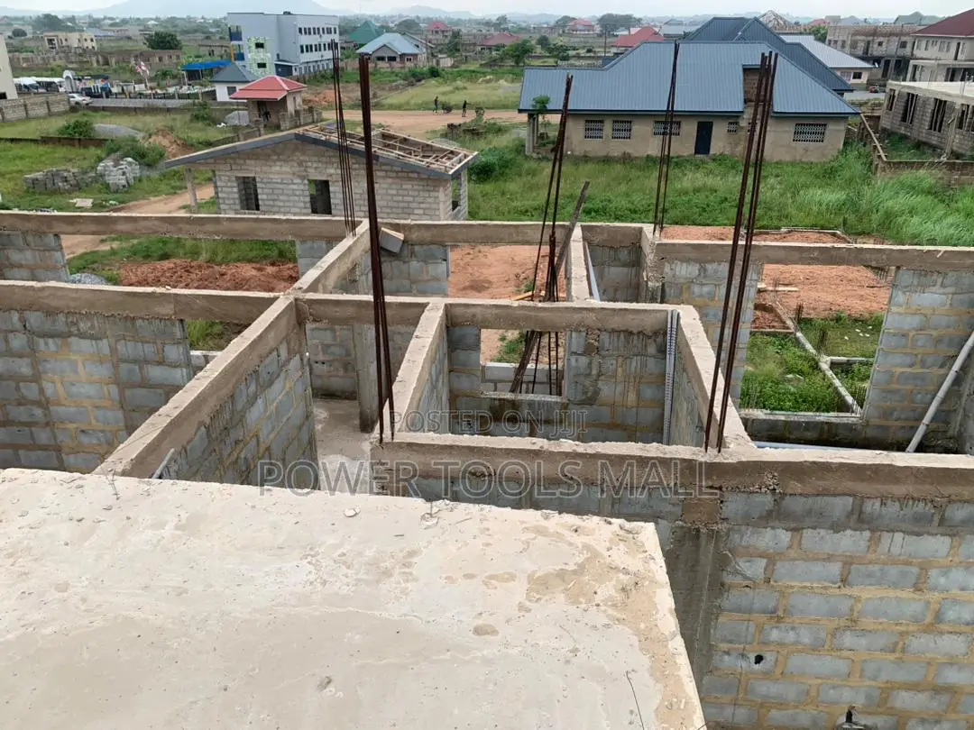 6bdrm House in Medie Parks And, Accra Metropolitan for sale