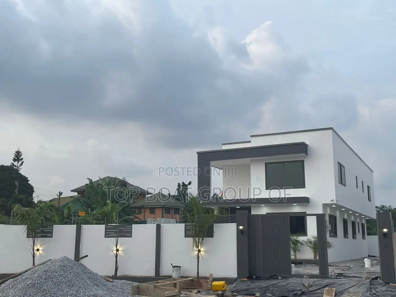 Furnished 4bdrm House in Top Boat Estate, Kumasi Metropolitan for sale