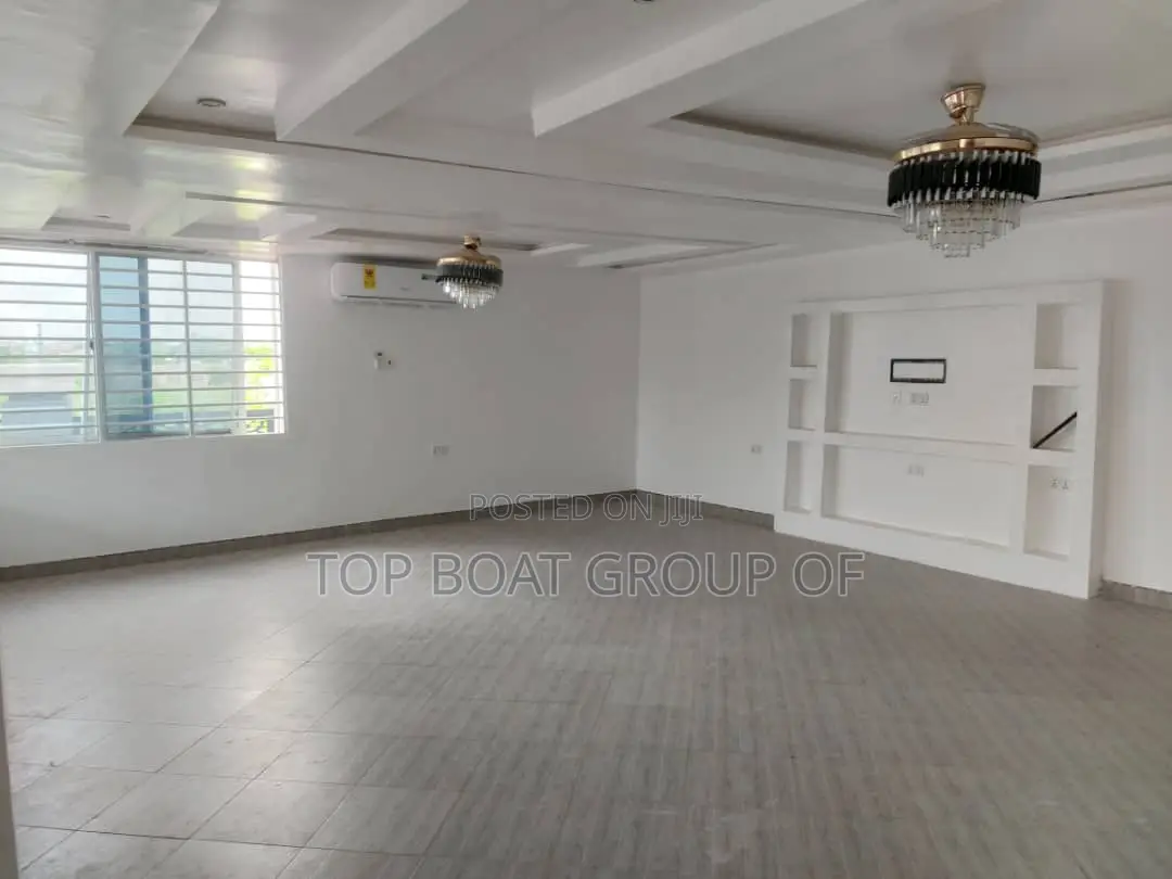Furnished 4bdrm House in Top Boat Estate, Kumasi Metropolitan for sale