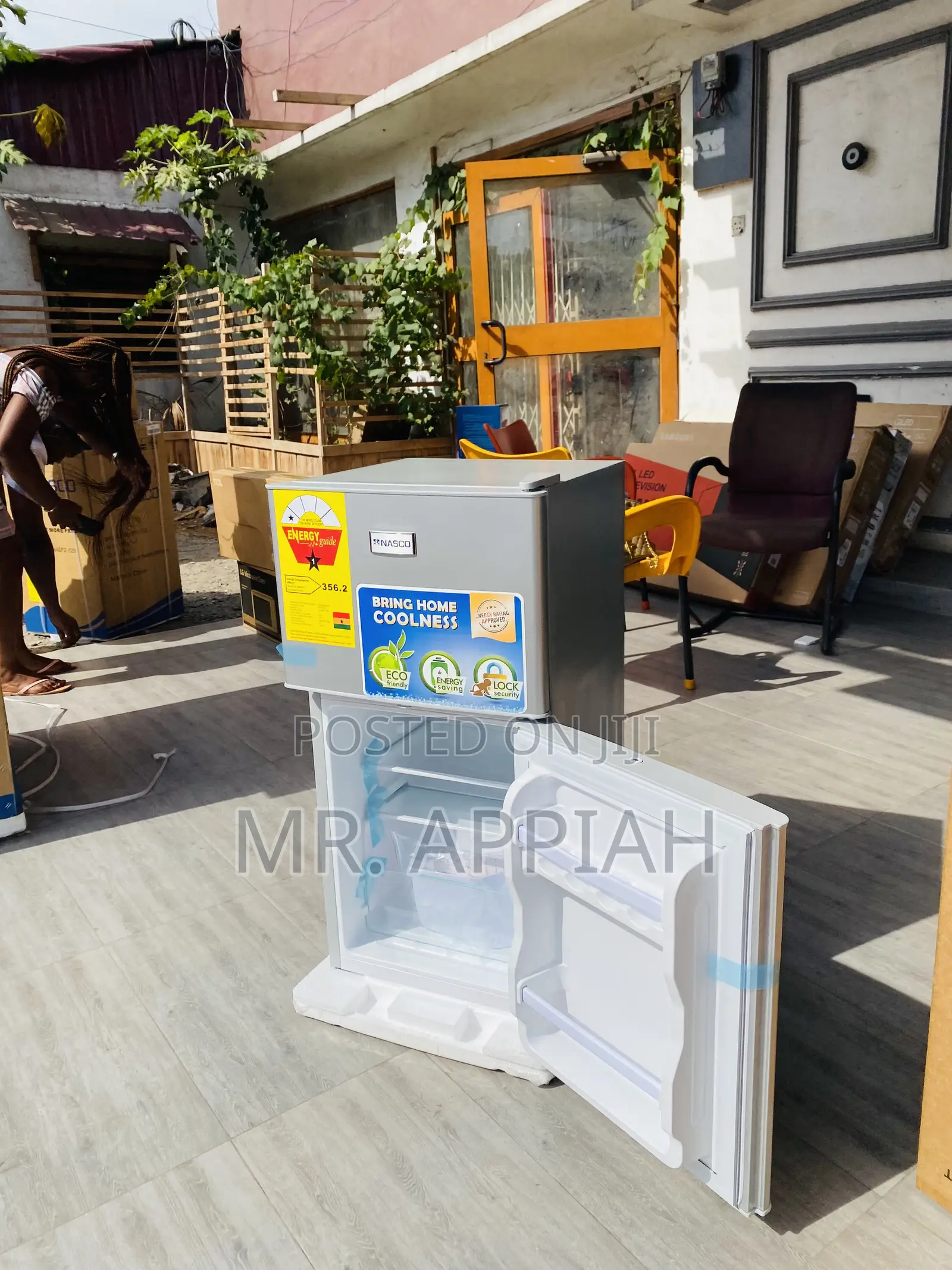 Fast Chilling Electric Table Top Refrigerator(Gray)