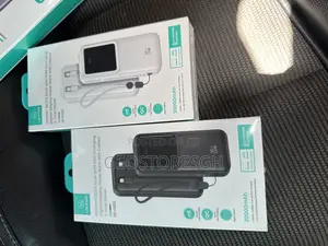 PD20W+QC3.0 Dualport Fastcharging Digital Display Powerbank