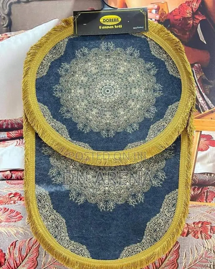 New in Store. 3pcs Bathroom Mat Set From Turkey .