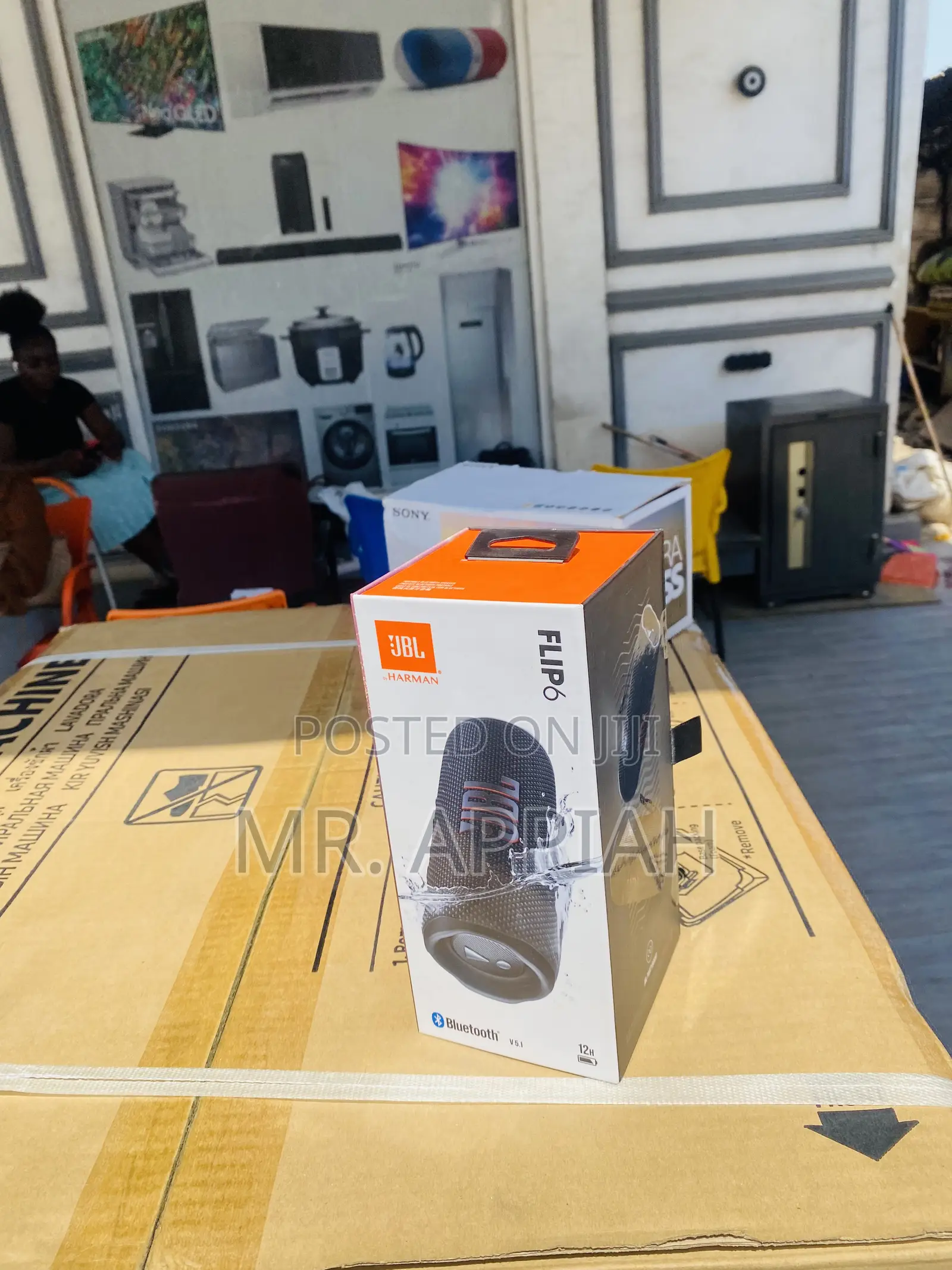 Adorable JBL Flip 6(Black)Bluetooth Speaker.