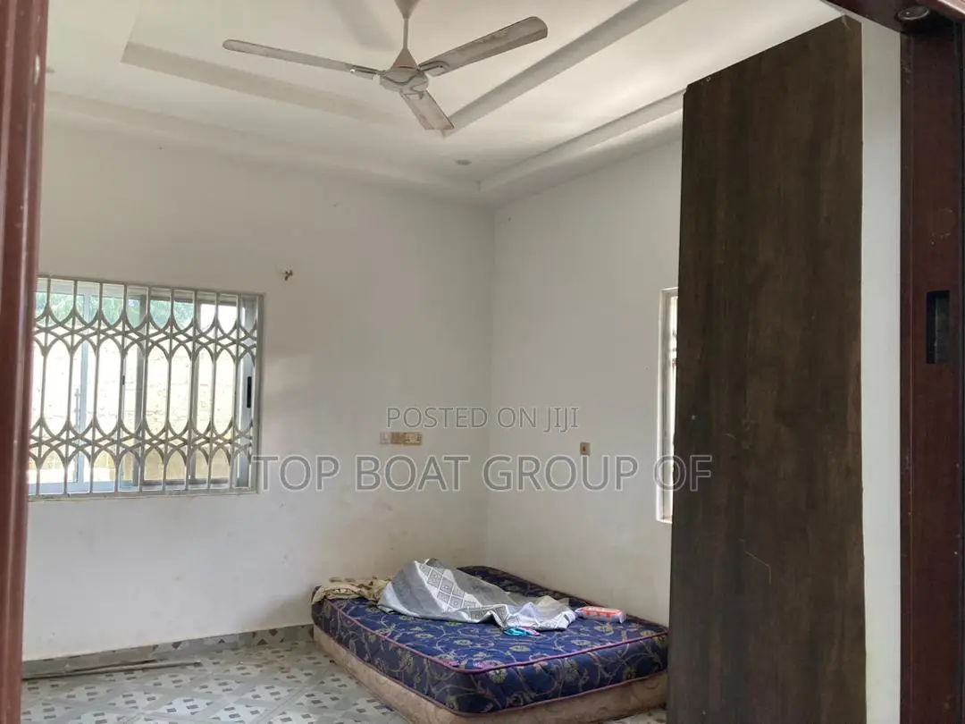 Furnished 4bdrm House in Top Boat Estate, Kumasi Metropolitan for sale
