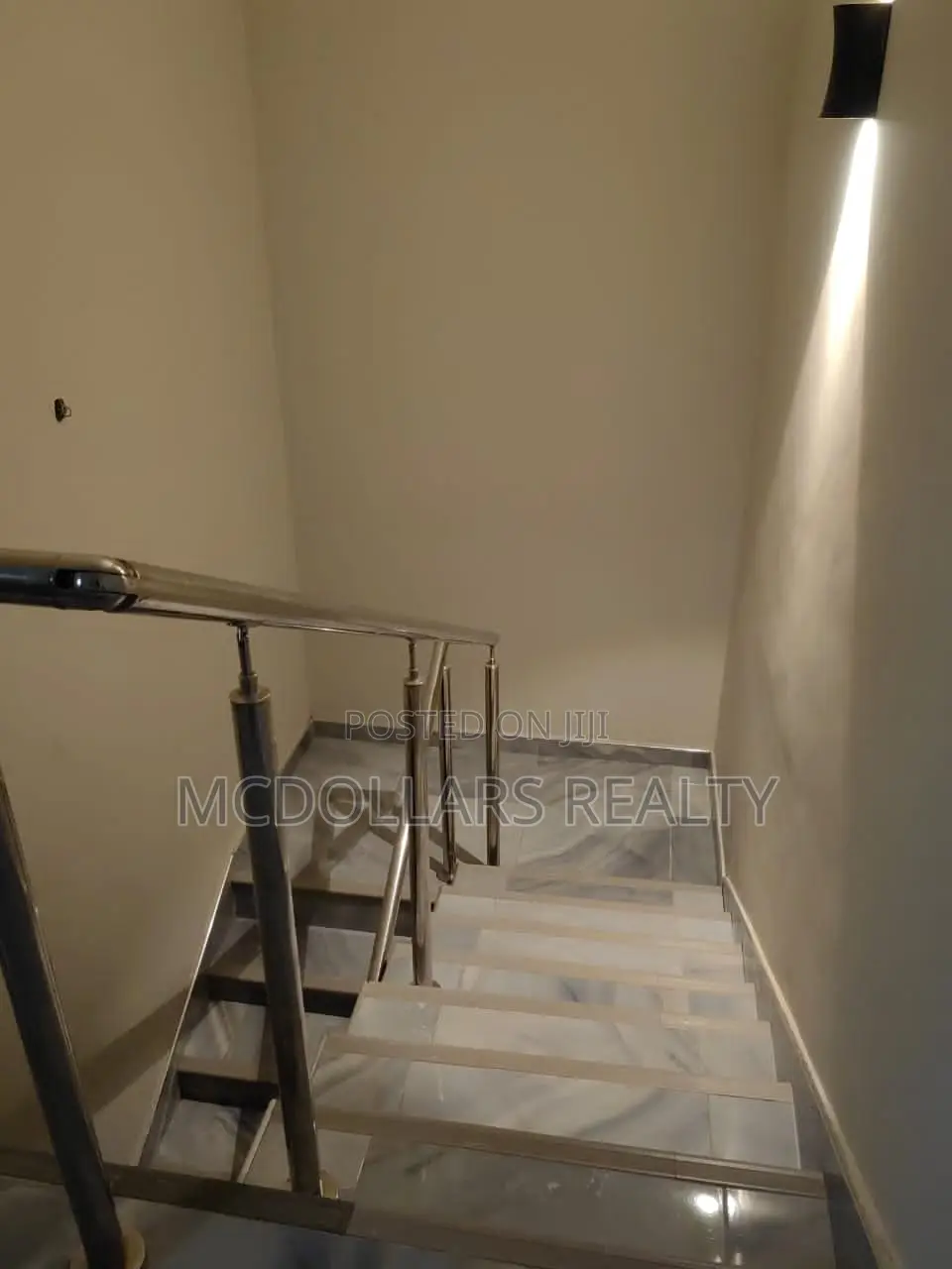 9bdrm House in Mcdollars Realty, Pokuase for sale