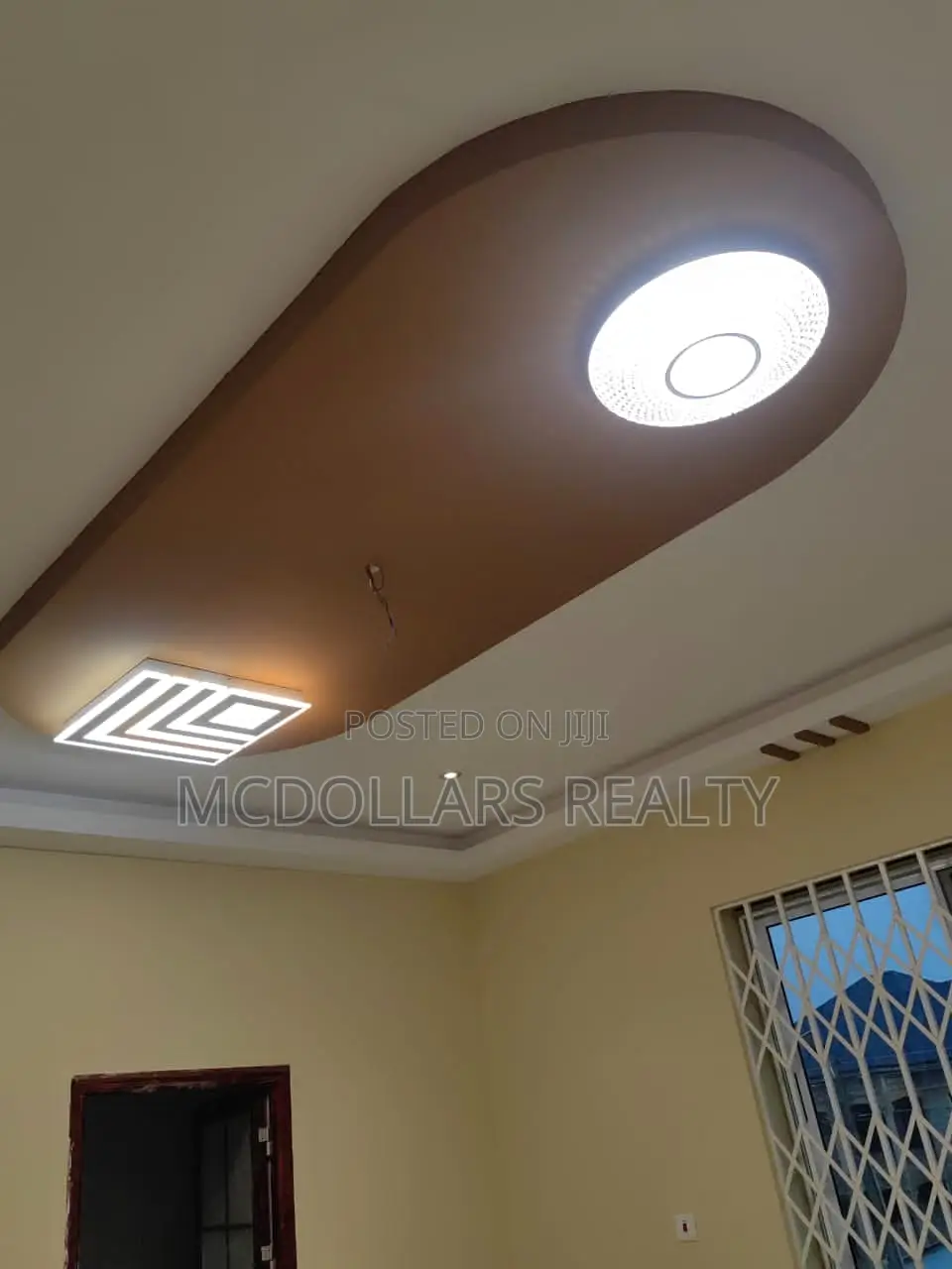 9bdrm House in Mcdollars Realty, Pokuase for sale