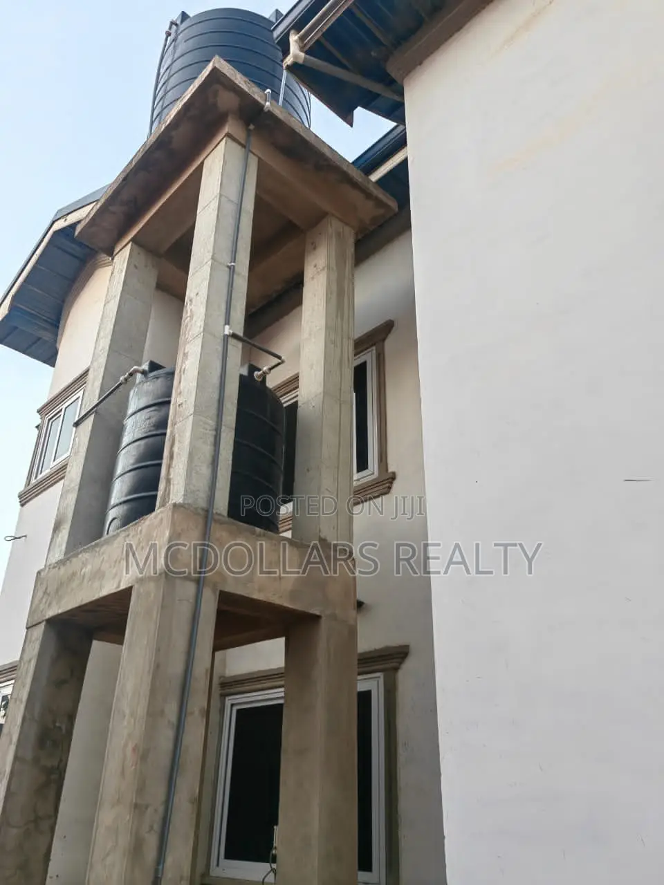 9bdrm House in Mcdollars Realty, Pokuase for sale