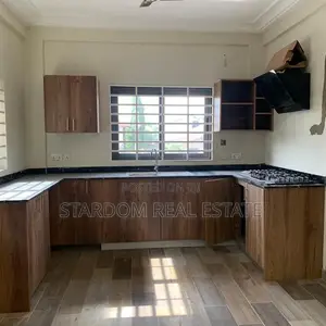 2bdrm Apartment in American House for rent