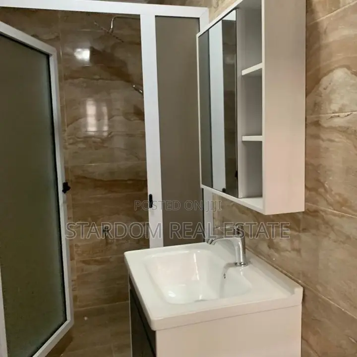 2bdrm Apartment in American House for rent