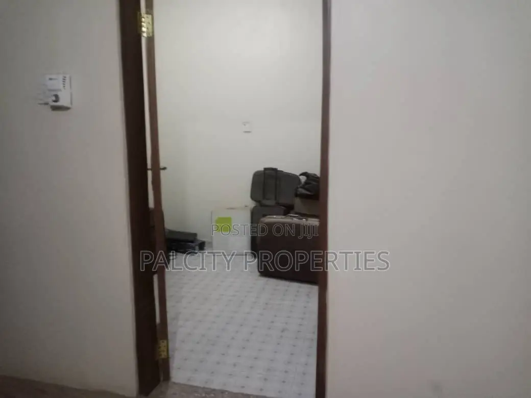 9bdrm House in Ahenema Kokoben, Kumasi Metropolitan for sale