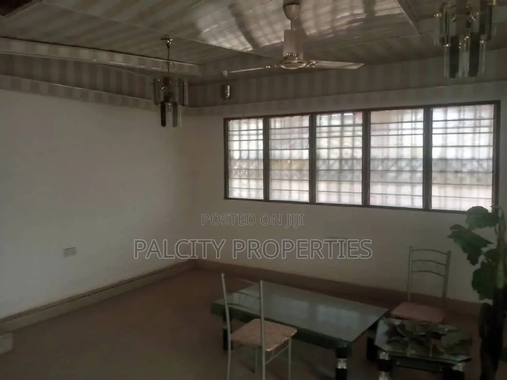 9bdrm House in Ahenema Kokoben, Kumasi Metropolitan for sale