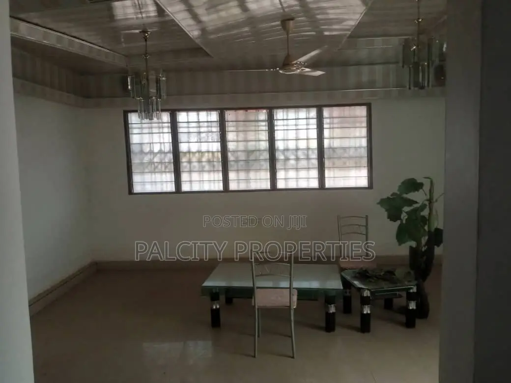 9bdrm House in Ahenema Kokoben, Kumasi Metropolitan for sale