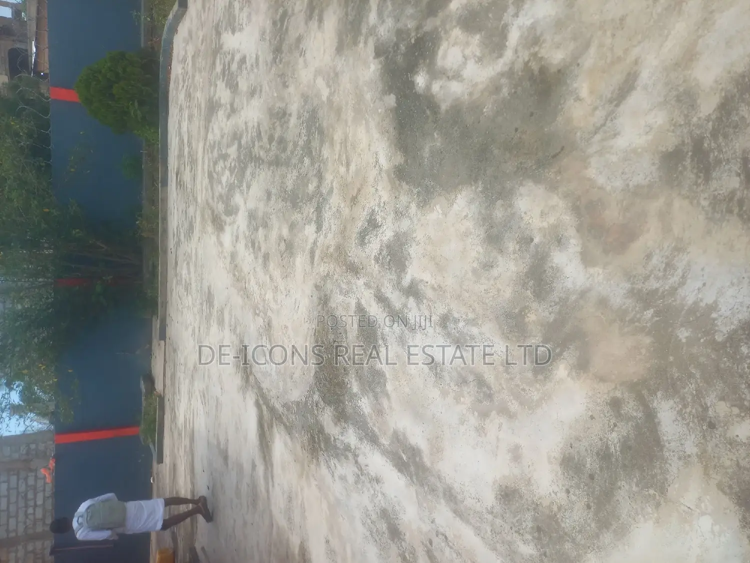 3bdrm House in De-Icons Real Estate, Awutu Senya East Municipal