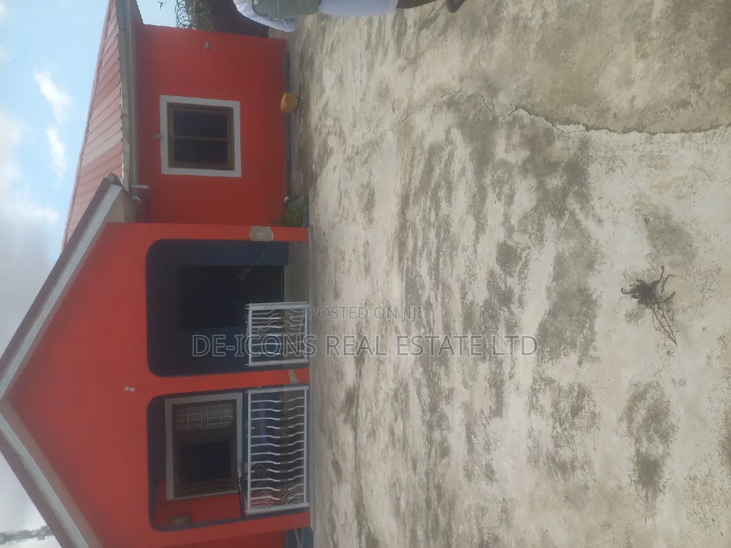 3bdrm House in De-Icons Real Estate, Awutu Senya East Municipal