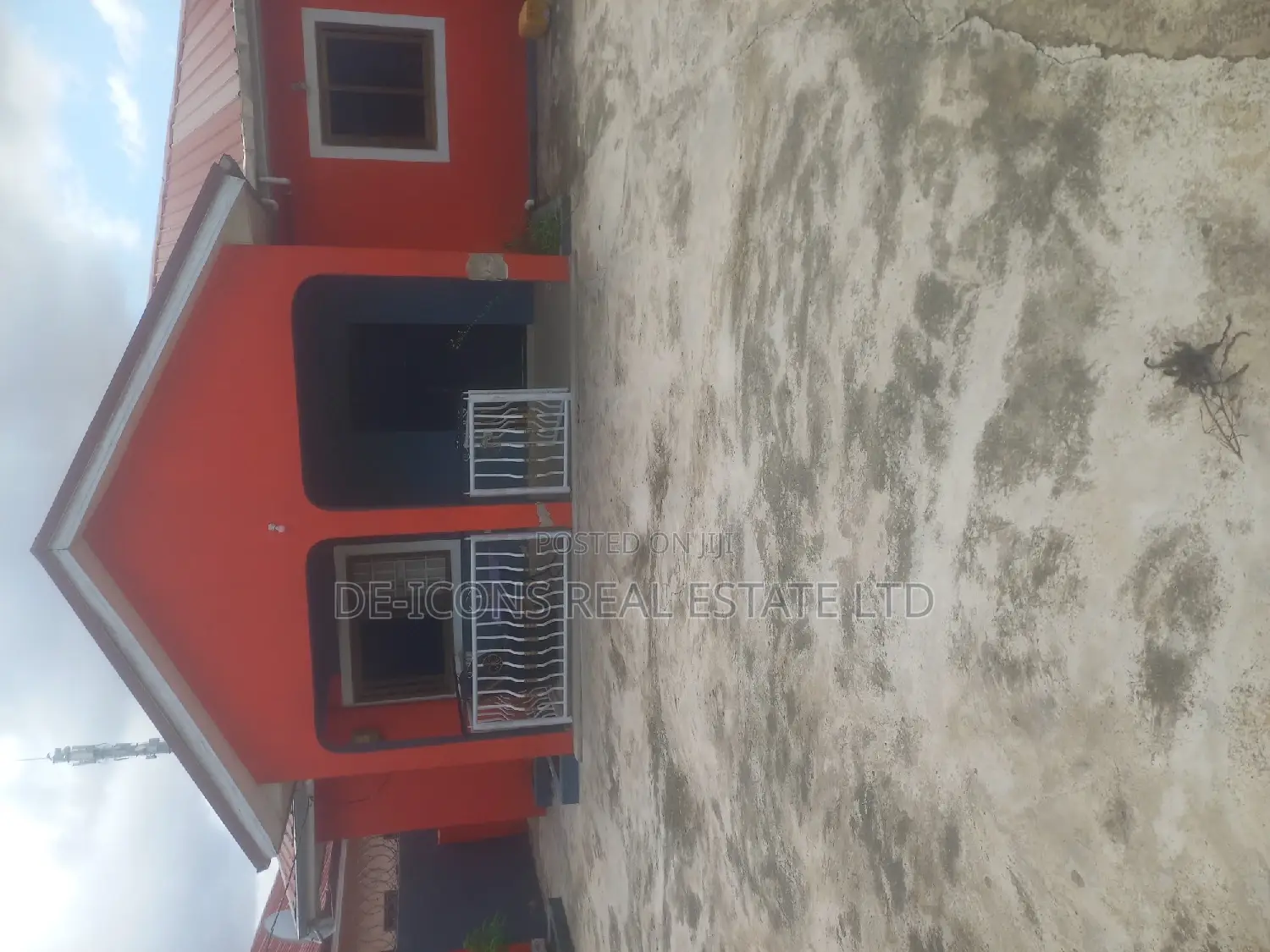 3bdrm House in De-Icons Real Estate, Awutu Senya East Municipal