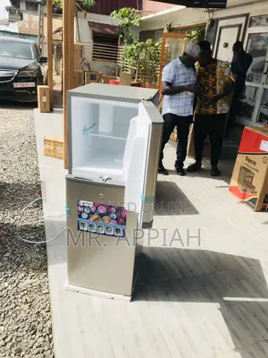 Authentic Pearl Pf-172-2b Double Door Electric Fridge.
