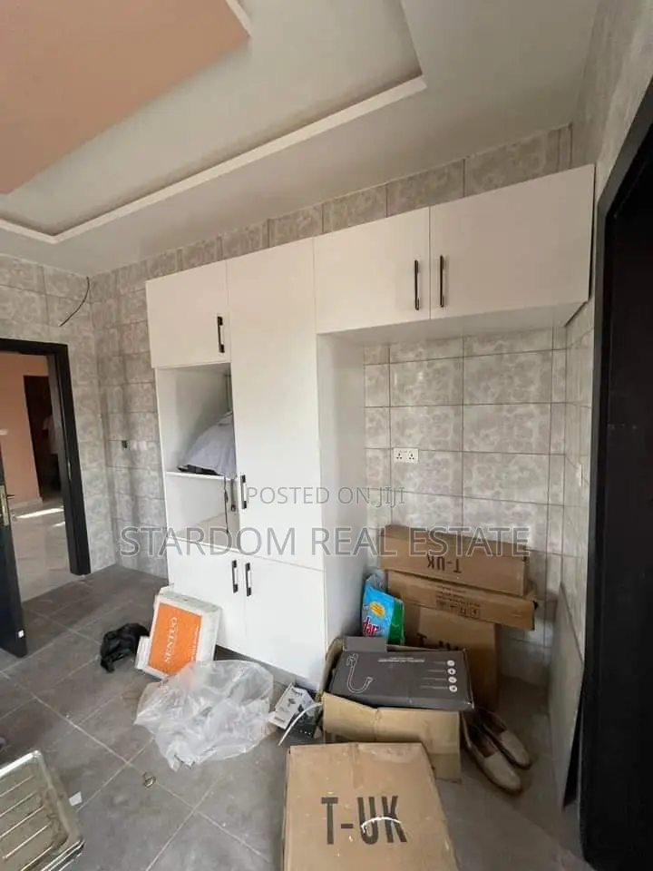 4bdrm Duplex in Sakumono for sale