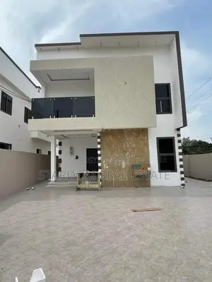 4bdrm Duplex in Sakumono for sale