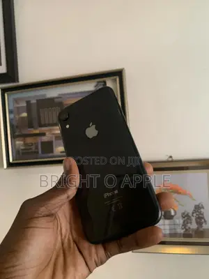 New Apple iPhone XR 128 GB Black