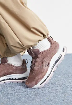 Nike Sneaker