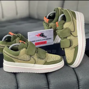 Nike Sneaker