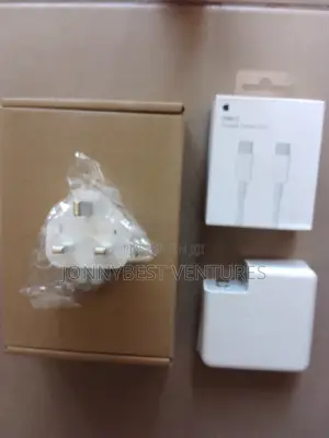 Brand New Macbook Type-C 61W Laptop Chargers