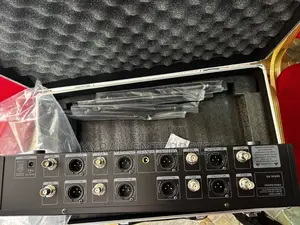 Shure 8 in 1 Cordless Microphone AM -801