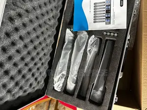 Shure 8 in 1 Cordless Microphone AM -801