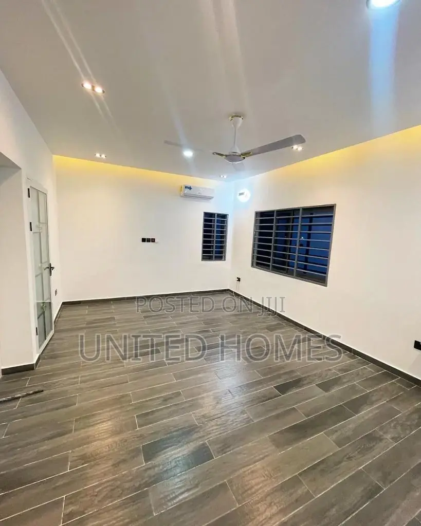 4bdrm House in Adenta for sale