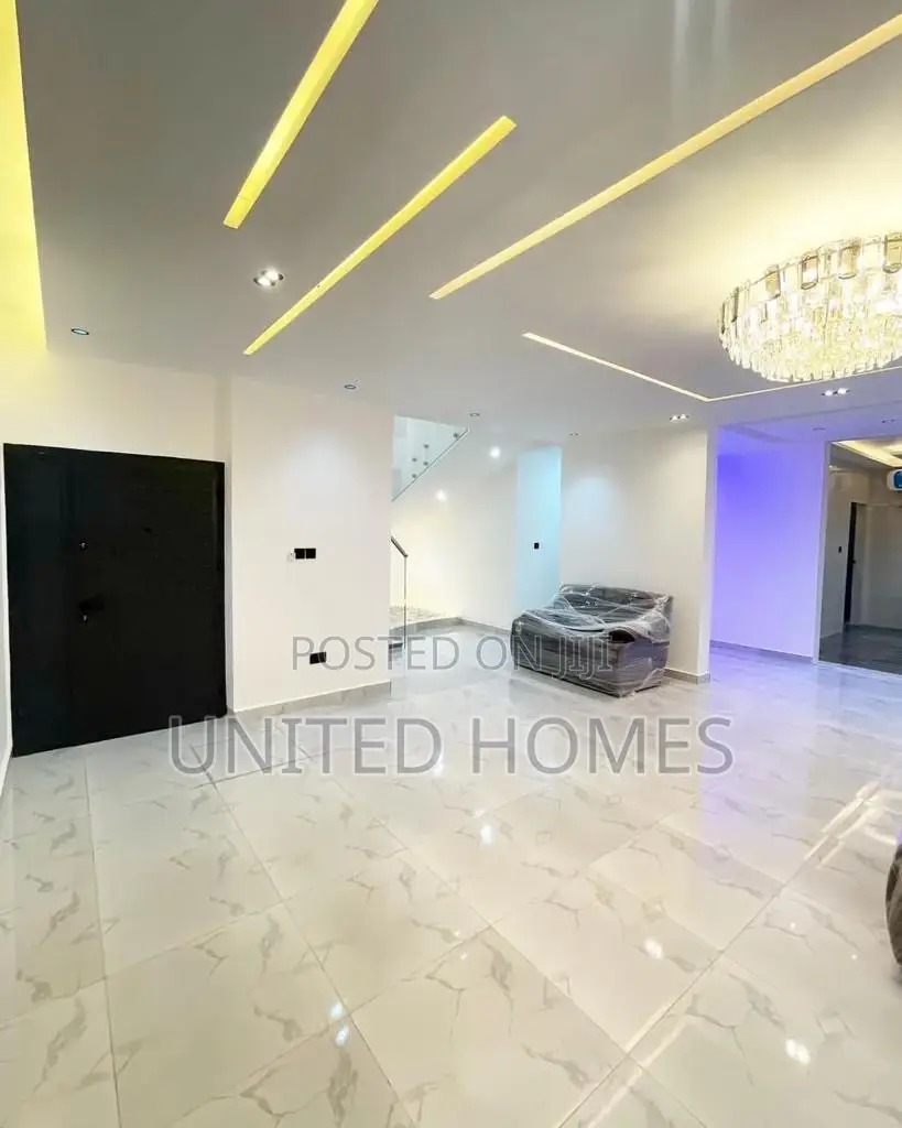 4bdrm House in Adenta for sale