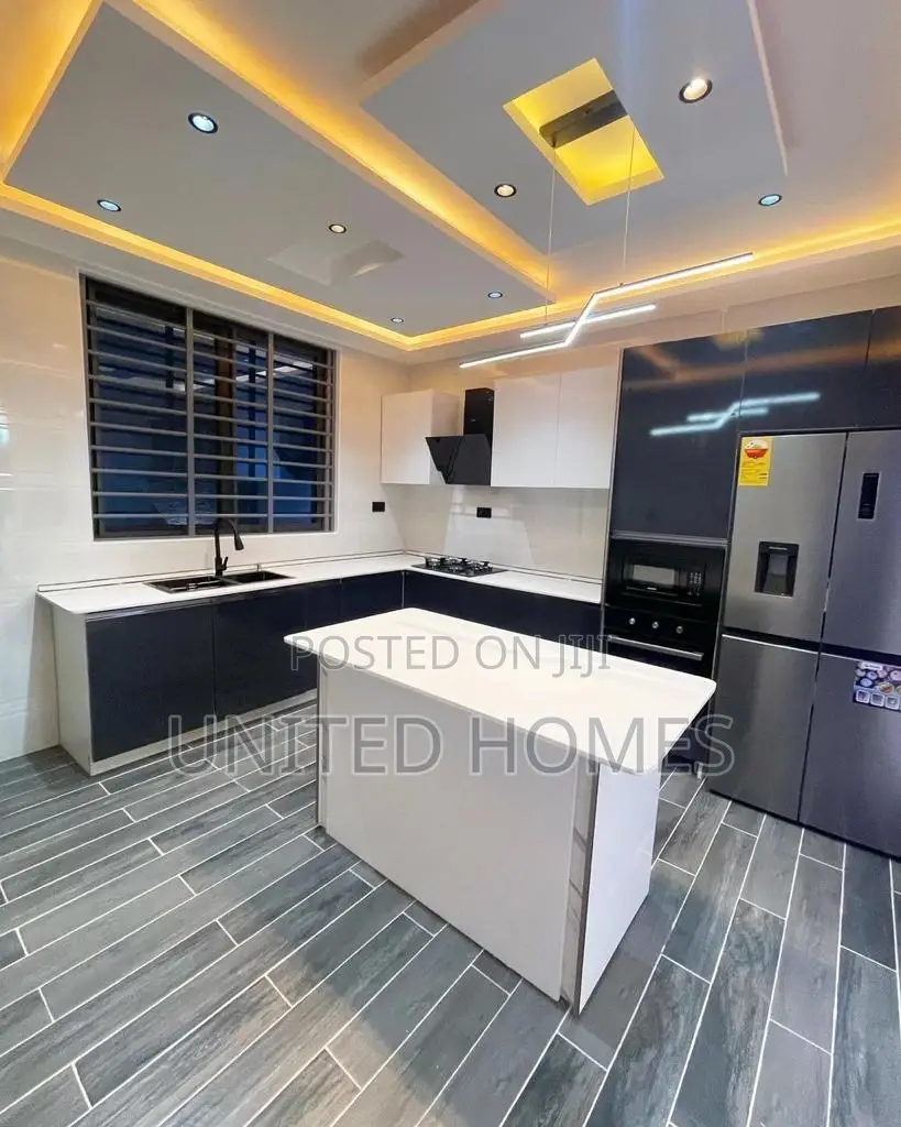 4bdrm House in Adenta for sale