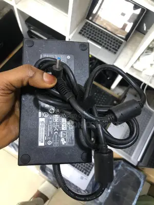 UK Used HP Blue Pin 19.5v—10.3A. 200w.