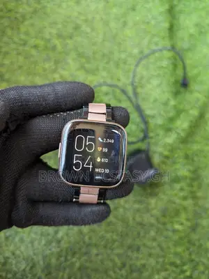 Fitbit Versa 2 (Pre-Owned)