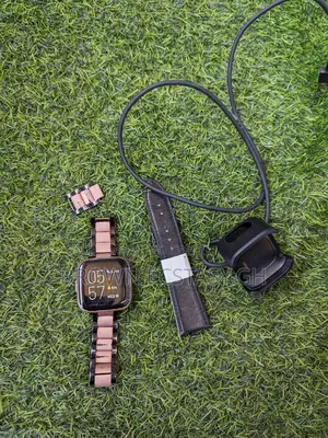 Fitbit Versa 2 (Pre-Owned)