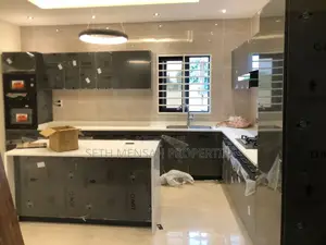 4bdrm House in Skm, Ashaley Botwe for sale