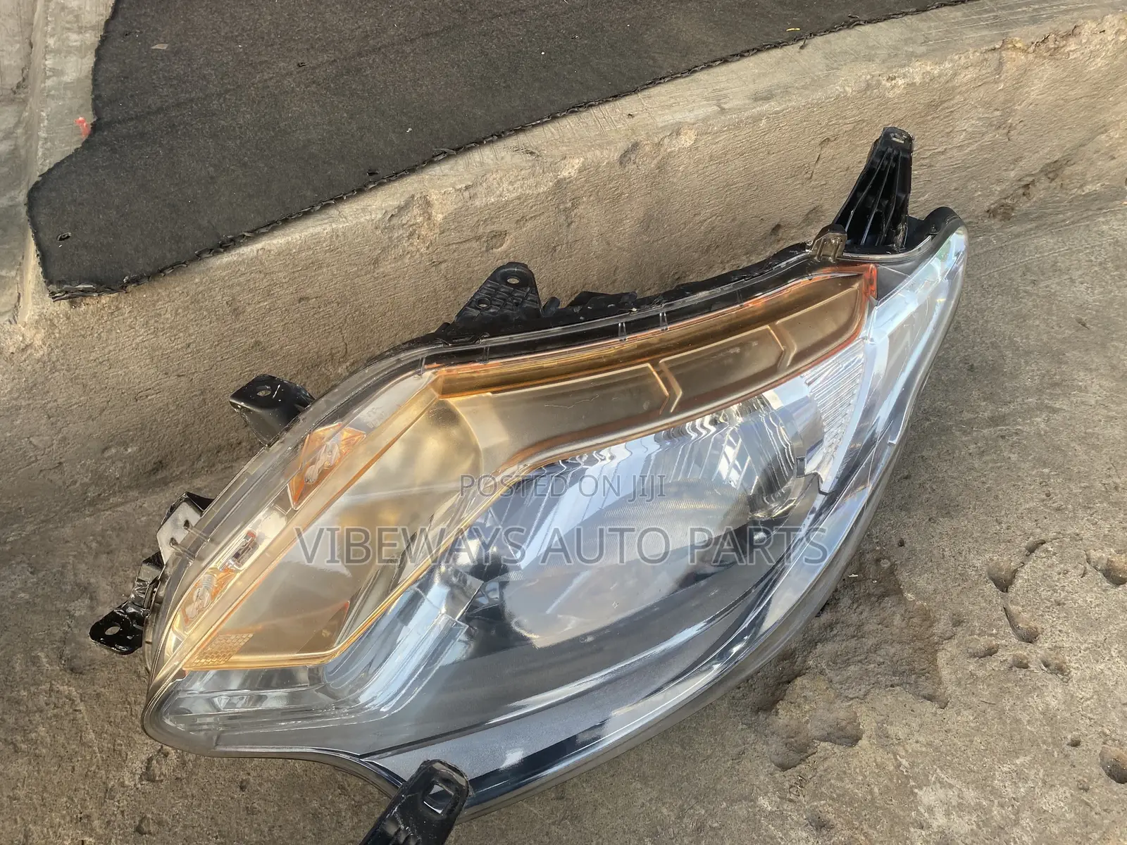 Mitsubishi L200 2016 Headlight Left
