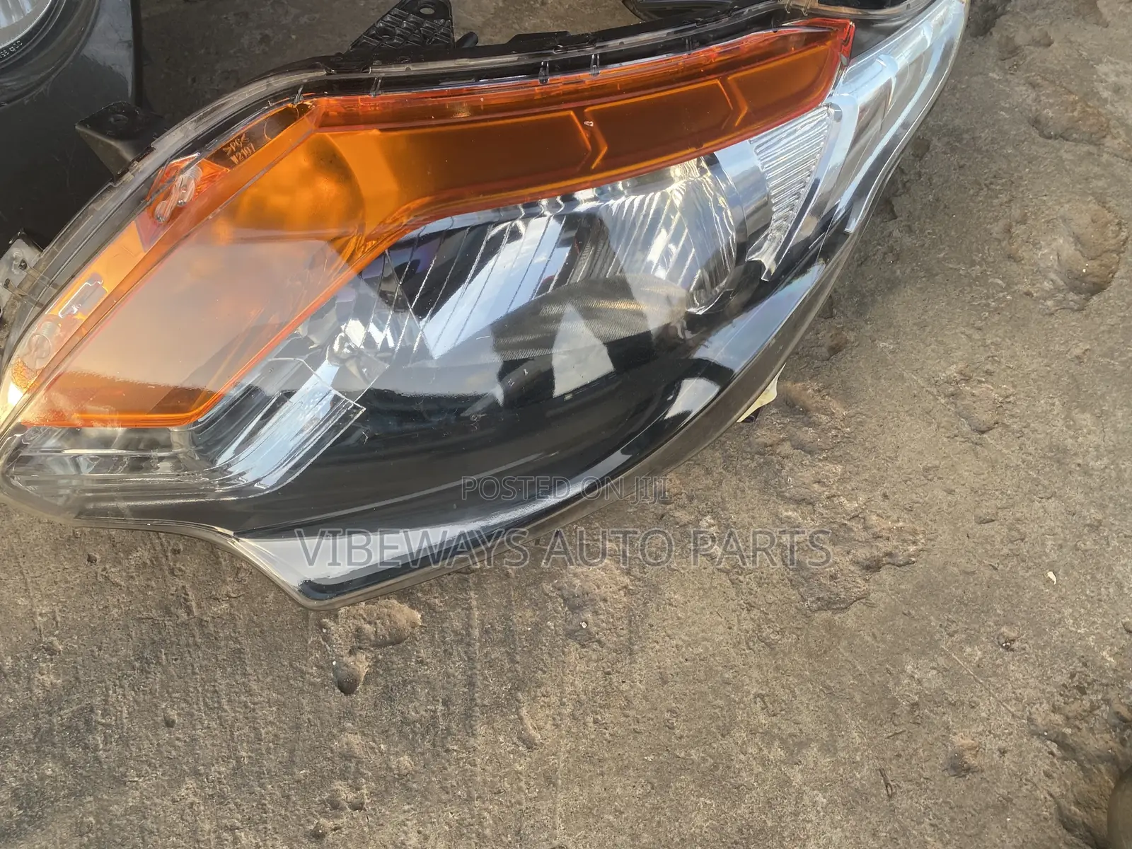 Mitsubishi L200 2016 Headlight Left