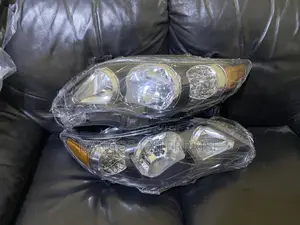 Toyota Corolla 2011-2013 Headlight Pair