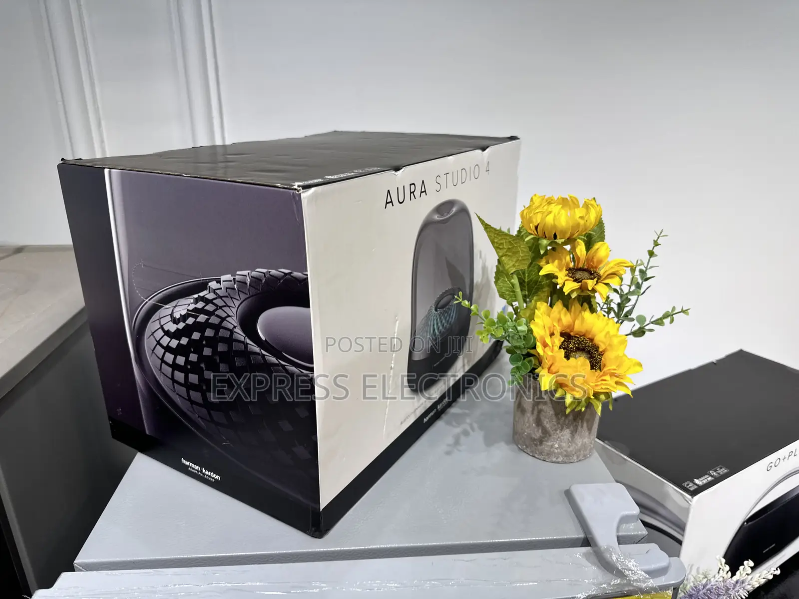 High Quality Sleek Bluetooth Speaker Aura Studio 4