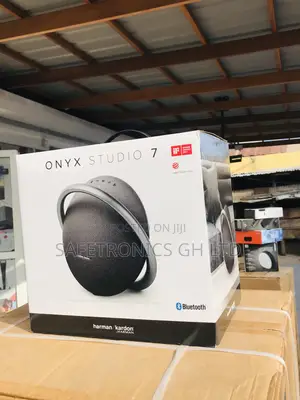 Black Harman Kardon Studio Onyx 7 Bluetooth Speaker