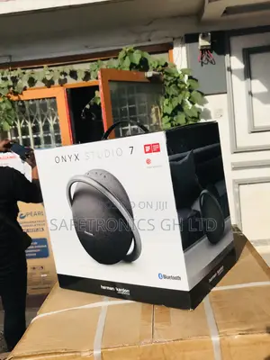 Electric Harman Kardon Onyx Studio 7 Wireless Speaker