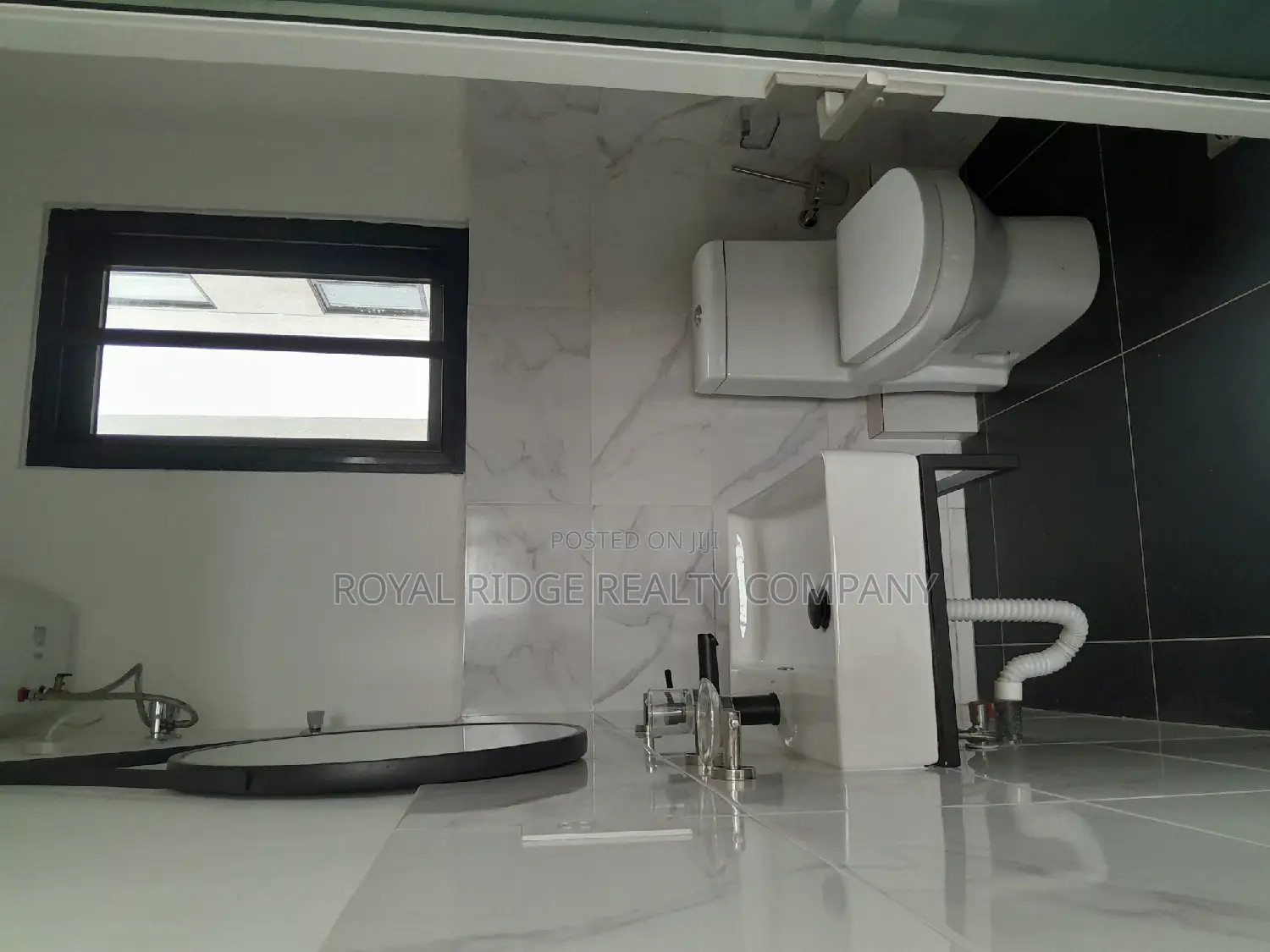 3bdrm Apartment in East Airport, Accra Metropolitan for rent