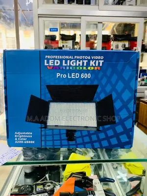 Quality Yet Led Pro 600 Professional Photo Video Light Kit.