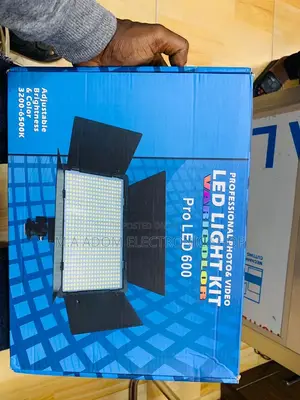 Energy Saving Pro Led Light 600 Photo Video Led Light Kit.